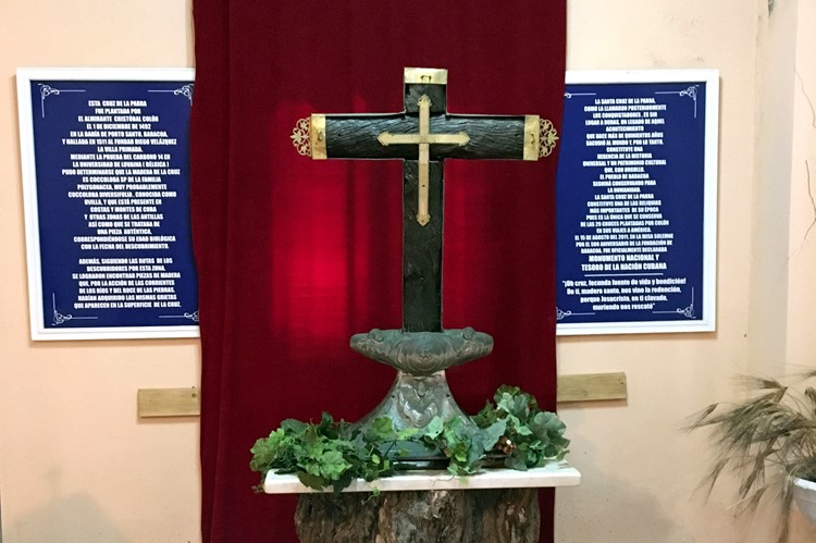 Cruz de la Parra door Columbus gebracht, Baracoa, Cuba